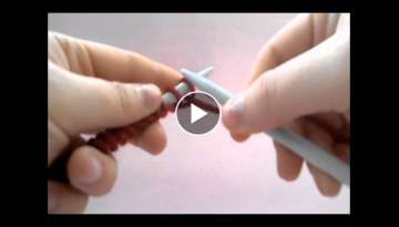 Learn to knit: cast on stitches, knit stitch and close the stitches. DIY! Learn to knit: cast on stitches, knit stitch and close the stitches. DIY!